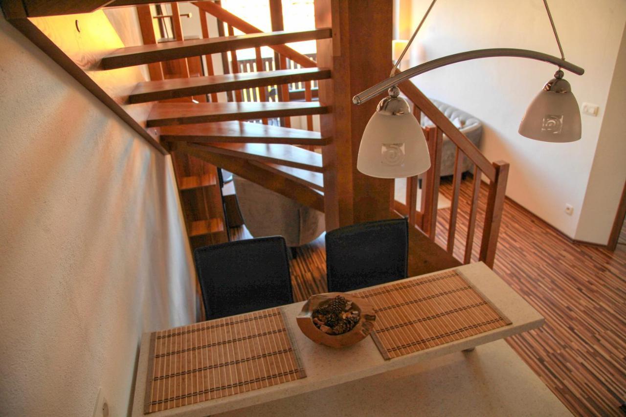 Apartment Vila Aston 벨카 롬니차 외부 사진